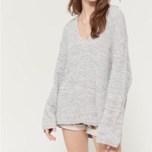 URBAN OUTFITERS light grey oversized knit v-neck cozy sweater